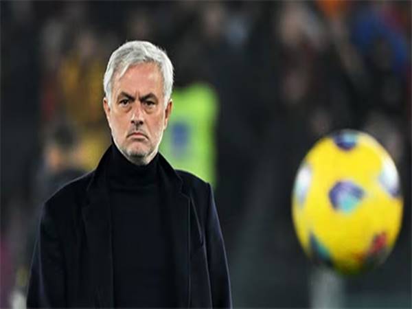 Bóng đá Anh 26/12: Kỷ lục của Mourinho vẫn trụ vững