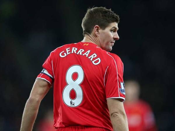 Cầu thủ mang áo số 8