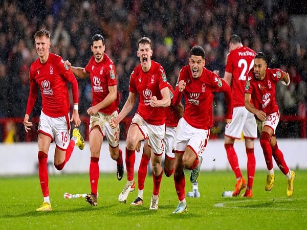 Nottingham Forest: Huyền thoại "Siêu quỷ đỏ"