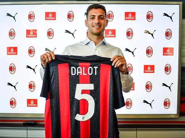 Số áo Dalot tại AC Milan