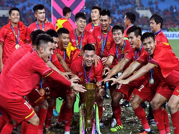 Lượng cổ động viên và độ phủ sóng là tiêu chí đánh giá câu lạc bộ nổi tiếng nhất Việt Nam