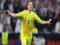 Cầu thủ Manuel Neuer: Thủ môn huyền thoại bóng đá Đức