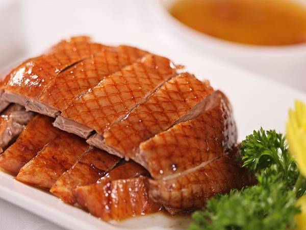 Nằm mơ thấy vịt quay đánh con gì?