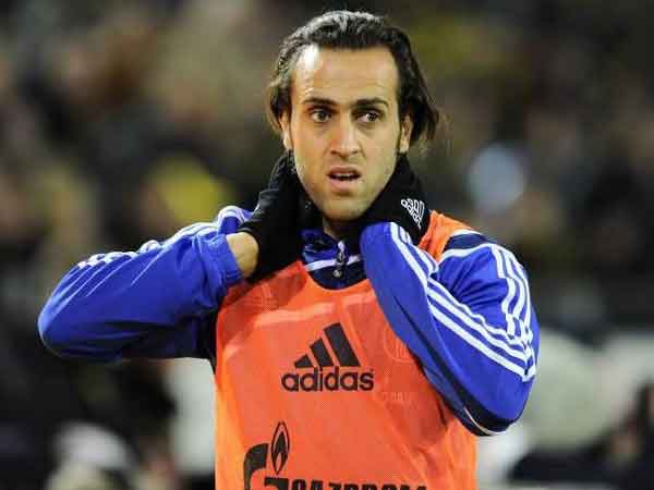 Ali Karimi là cầu thủ châu Á đầu tiên giành Cúp C1 Châu Âu
