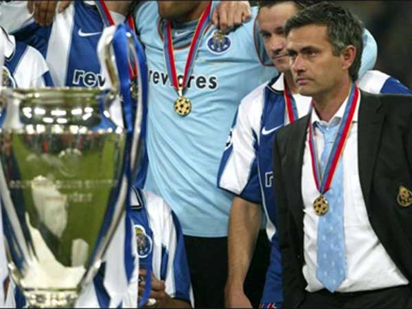 Mourinho vô địch C1 lần đầu cùng Porto (2004)