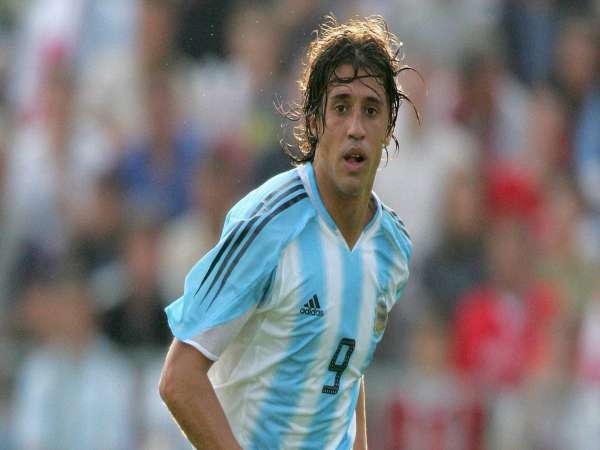 Tiền đạo Hernán Crespo