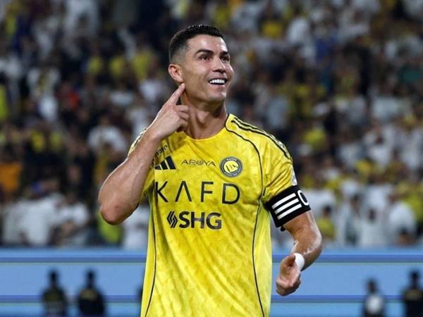 Cầu thủ Ronaldo sinh năm bao nhiêu?