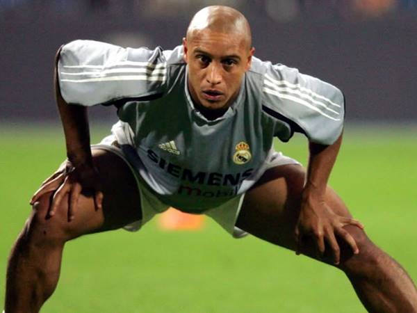 cầu thủ sút mạnh nhất thế giới từ trước đến nay